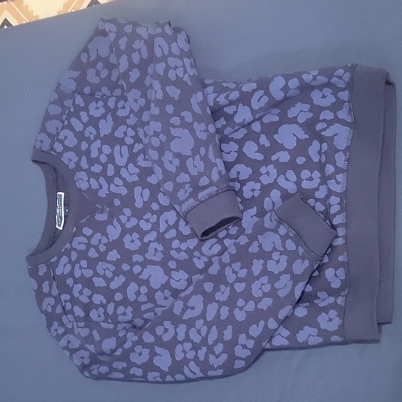 Sweater - Picture 1 of 2